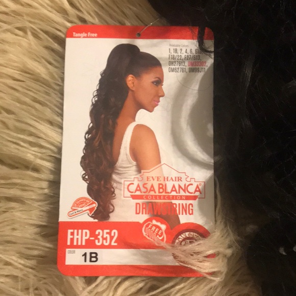 Draw string clip on ponytail - Picture 2 of 5